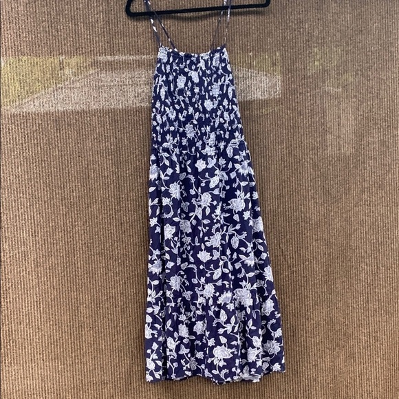 Reitmans Dresses & Skirts - Signature Reitmans Blue and White Pleated Maxi dress